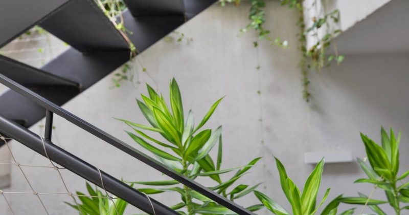 מאחז יד למדרגות חוץ