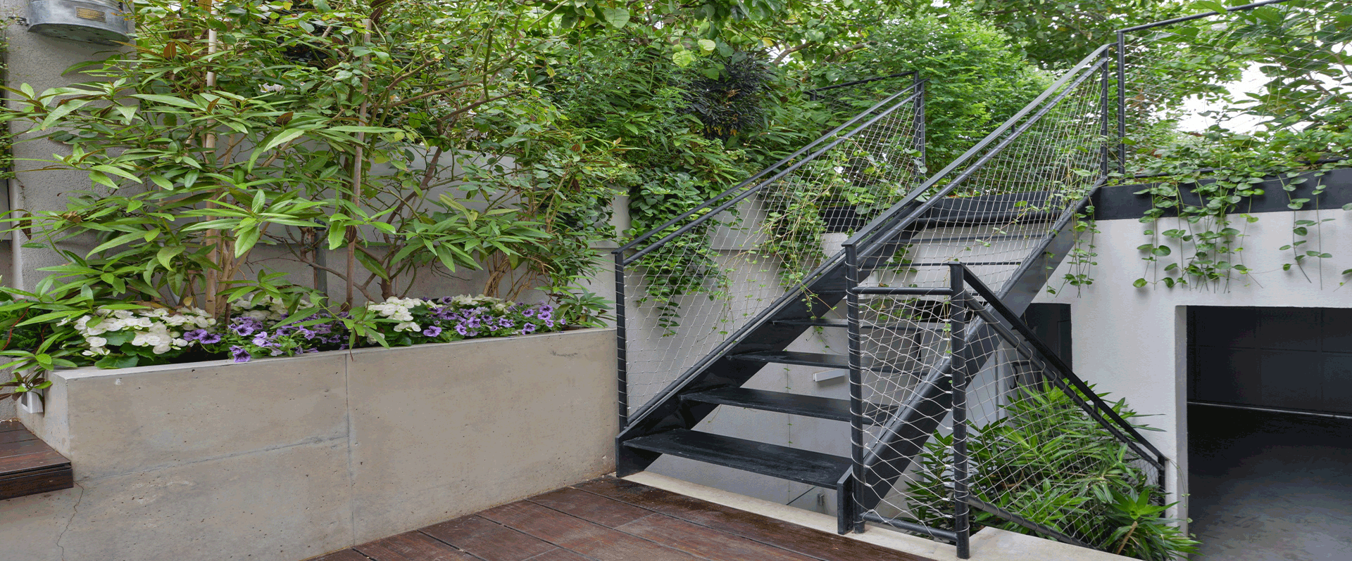 מאחז יד למדרגות חוץ